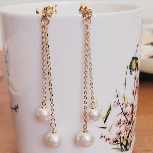 NWT-Flower Dangle Double Pearl Detachable Earrings - Picture 5 of 11